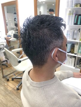 ヘッズ 本八幡店(HEADS) MEN'S HAIR  センターパート　ツイストスパイラル　コンマヘア