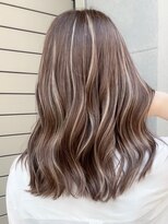 ヨロ 小岩(YOLO) ハイライトカラーミルクティーベージュケアブリーチダブルカラー