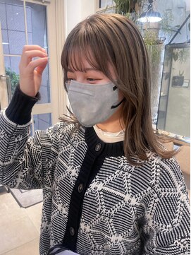 ロマリア(Lomalia) 【Lomalia表参道】グレージュ/シアーカラー/セミディ