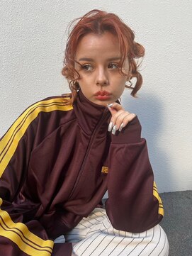 ラ キング(LA KING) アッシュグレーボブヘアアレンジプードルパーマロングヘアセット