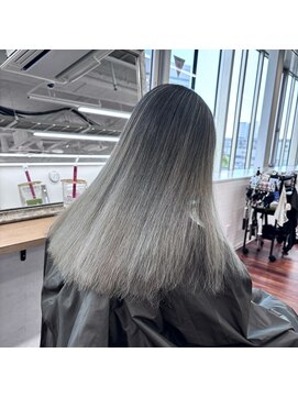 グランルッソ 岡山駅前(GRAN LUSSO) ホワイトシルバー　バレイヤージュ