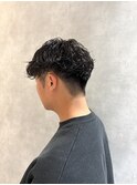波巻きスパイラルセンターパートシャドウパーマツーブロック