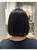 まとまり重視のシンプルボブ