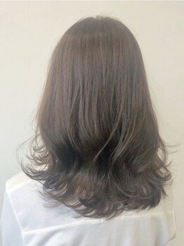 レグルス ヘア デザイン ニシジン 西新店(Reglus hair desigh)の写真/【30代の新習慣】白髪が目立ちにくく、ダメージレスに仕上がる大人の選択＃白髪ぼかし[西新駅徒歩2分]