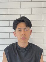 バック(BUCK) ショートセンターパート