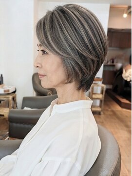 ヘアスタジオルース(HAIR STUDIO LUZ) 40代50代60代の大人ボブ/白髪ぼかしハイライト/堀江/北堀江