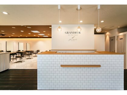 グランデュール 藤枝店(GRANDEUR)の写真