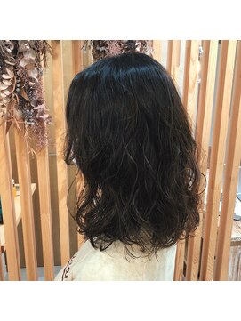 アクセヘアー 町田(acce hair) ミディアムのハイライトウェーブパーマ