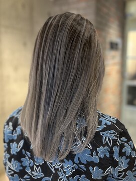 ブリッツバイレボ 船橋(BLITZ by REVO) ホワイトバレイヤージュ@yuuka_revo 【船橋/船橋駅】