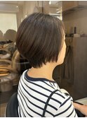 夏のスッキリショートヘアスタイル