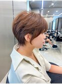 横顔美人ショート