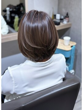 透明感ナチュラルブラウン艶カラー×小顔レイヤーカットボブ