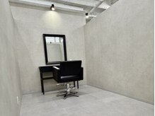 半個室 Pure Mend 梅田【ピュアメンド】の雰囲気(半個室で周りの目を気にせずに施術を受けられます!)