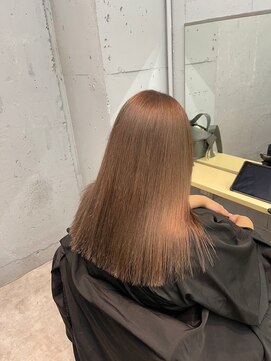 ヴェーレン(Wehlen) 光を纏うベージュブラウン