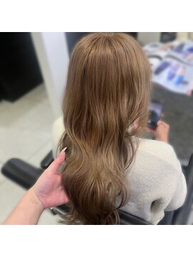 アリエル セバスチャン 王道ミルクティーベージュ