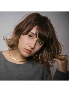 アピッシュ シェリ(apish cherie) 外ハネウェービーボブ