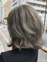 ビランチェ 池袋(bilancia)&nbsp;シルバーグレージュ／トリプルカラー【池袋／池袋東口】