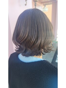 ハグエヴェック(HUG AVEC) 外ハネミニボブスタイル/外ハネボブ