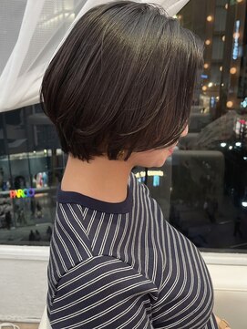 エレノア 渋谷公園通り店(Eleanor) 大人ひし形ショートボブ