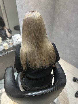 エルノア(elnoa) トリプルカラーでホワイトミルクティー