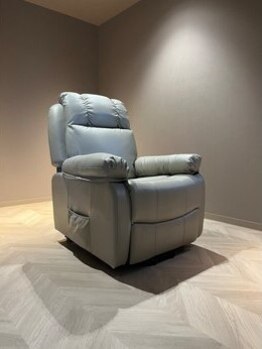 ククー ヘアーアンドメイクアップ(COU COU)の写真/ヘッドマッサージとエステが融合したかの様な、新感覚ドライヘッドスパ。