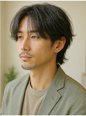 メンズウルフ襟足ミディアムウルフカット髭センターパート