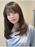 顔周りレイヤーカットくびれヘアミルクティーベージュカラー
