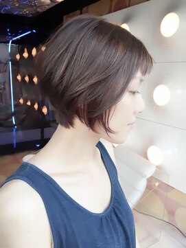 ワークス(WORKS) 【WORKS】☆前髪あり!!ナチュラルショートボブ+ポイントカラー☆