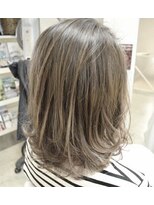 ヘアアンドメイクフリッシュ(HAIR&MAKE FRISCH) ハイライトグラデーショングレージュ