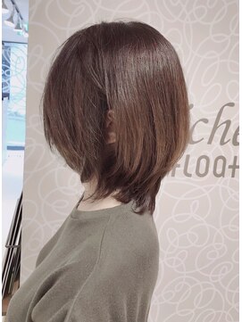 ミッシェル アフロート(michelle afloat) 20代３０代４０代５０代ひし形Cカーブカットミディアム