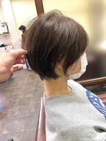ハピネス クローバー 学園前店(Happiness CLOVER)&nbsp;丸みショート/前髪/顔周りカット/濱崎優/白髪ぼかし