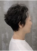くせ毛ショートミセスマダムハンサム白髪活かす