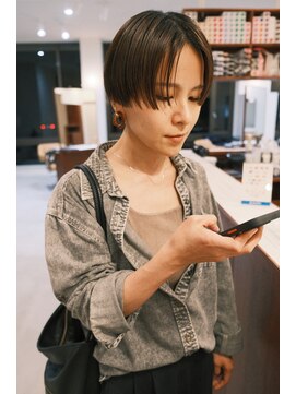 トーン(tone) 前髪なしショート
