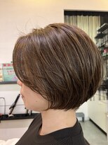 りら(Lilas)&nbsp;ショートボブ白髪ぼかしハイライト