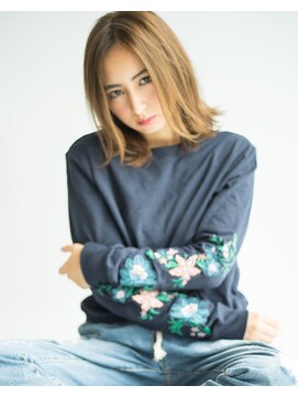 ローラン(ROULAND) 【外はね】タンバルモリワンサイドセミウェットグレージュ