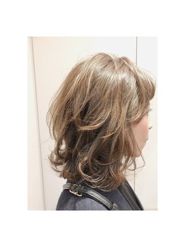 ビーダッシュアヴェダ(B dash AVEDA) くせ毛風ミディアムレイヤー