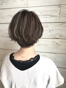 ヴィーヴォ 天六店(VIVO) 【vivo天六】ショートヘア×ハイライトカラー