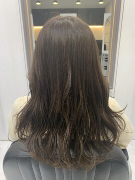 エスカーラ 表参道(THE ESCALA) アッシュオリーブの赤味消しカラー【タビラマユミ】