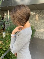 トルネード(TORNADO)&nbsp;前下がりショートボブハニーベージュ