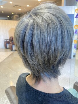 ヘアールーム プリズム(Hair room Prism) シルバーウルフ