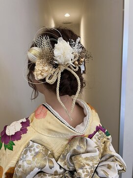 マカロンコワフュールドウシワカマル(macaron coiffure de ushiwakamaru) 成人式アップ