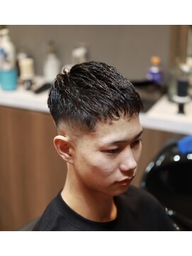 バーバーショップ スバル(BARBERSHOP SUBARU) ＜理容室＞＜バーバー＞ざっくりクロップスタイル
