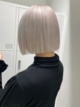 ベレーザシェルト(Beleza scelto) 11074艶髪ホワイトブロンド切りっぱなしボブ韓国マロンベージュ