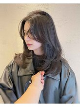 【最旬のレイヤー・顔まわりカットで一気に垢抜け！】扱いやすく動きのあるレイヤーカットで韓国っぽさを♪