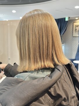 エアー 青山(AIR) ハイトーンカラーベージュカラーボブ