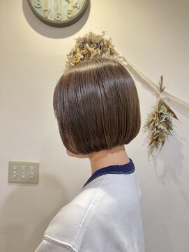 ルヴェール(Le Vert) ミニボブ × 透明感グレージュ