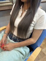 美容室 ダン エクセルシア(Dan)&nbsp;特殊系グレーおしゃれ編み込みエクステのロングヘア