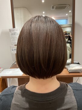 アミカ シーモール店(Amica) 前下がりボブ