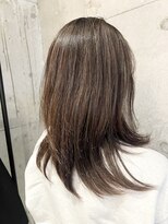 プラスシー(+C)&nbsp;繊細ハイライトで作るグレージュカラー！福岡ハイライト