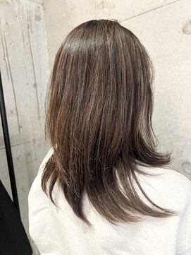 プラスシー(+C) 繊細ハイライトで作るグレージュカラー!福岡ハイライト